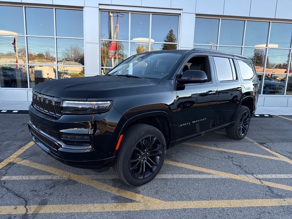 2023 Jeep Grand Wagoneer Series II's photo