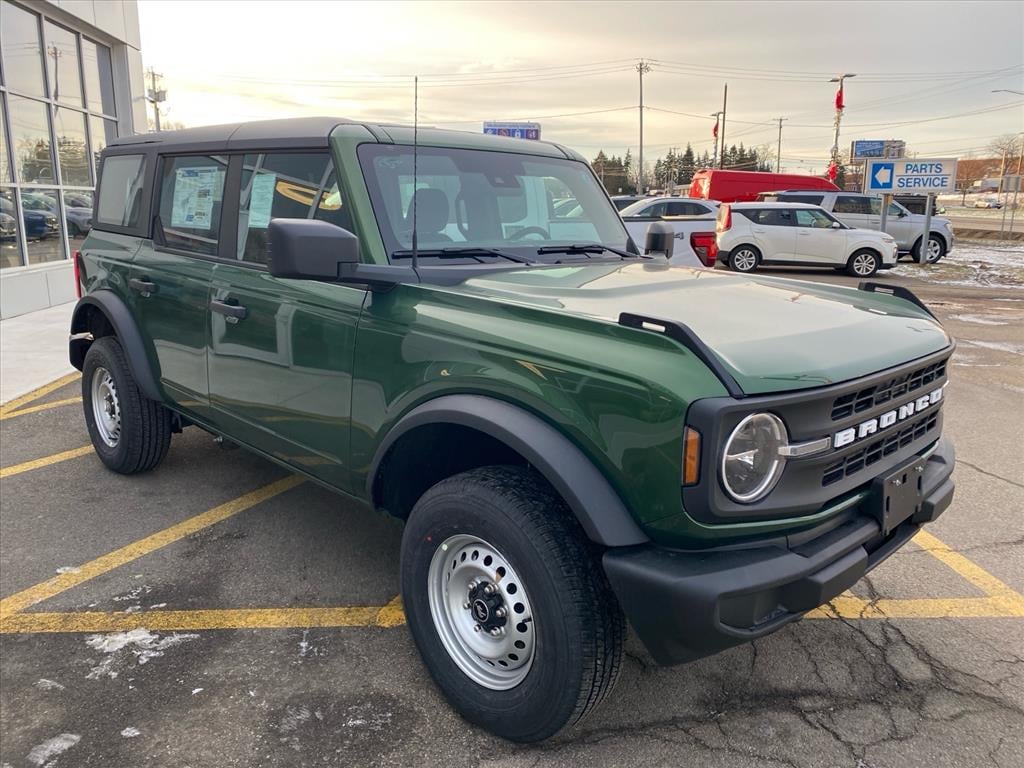 New 2025 Ford Bronco Base SUV