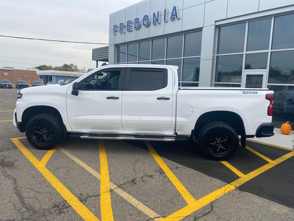 Used 2021 Chevrolet Silverado 1500 LT Trail Boss with VIN 3GCPYFED0MG369691 for sale in Fredonia, NY