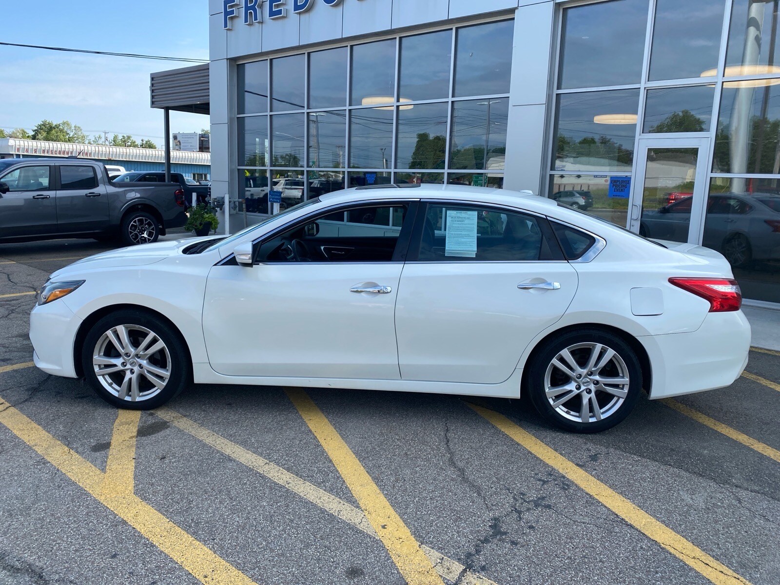 Used 2016 Nissan Altima SL with VIN 1N4BL3AP7GC112256 for sale in Fredonia, NY