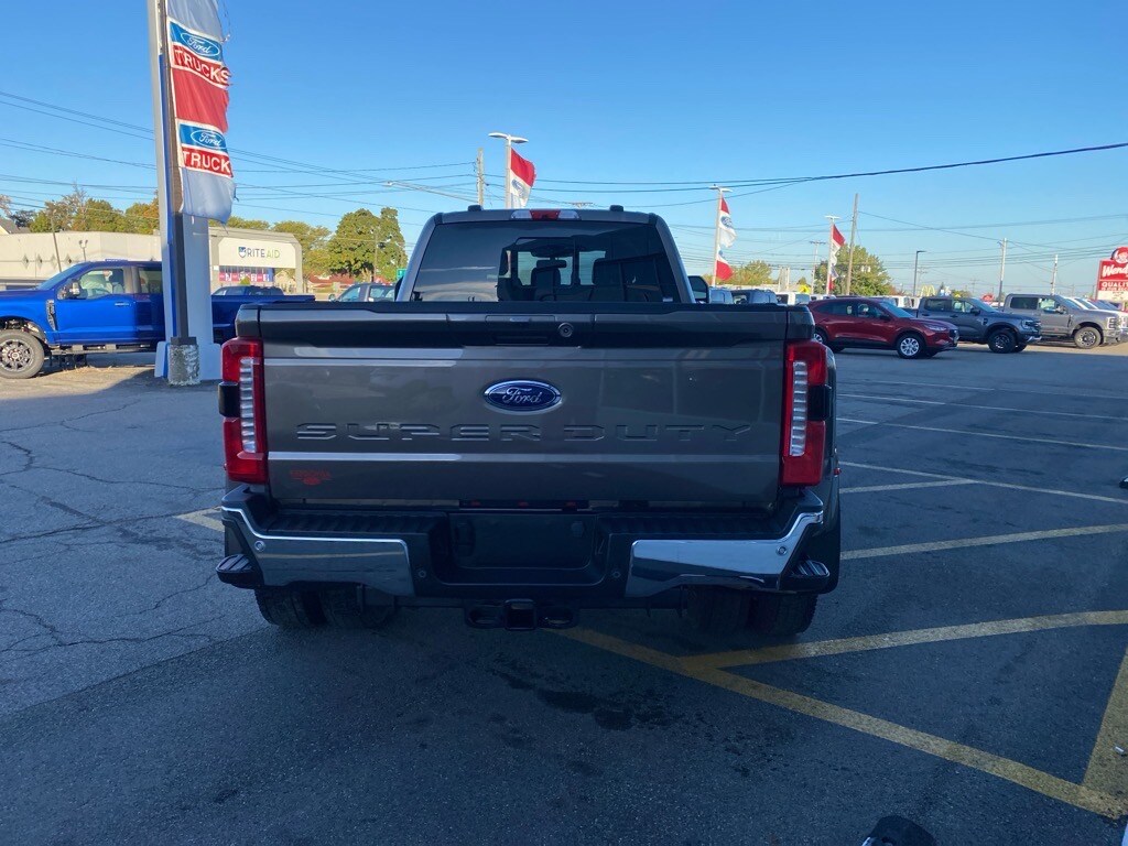 2023 Ford F-450 Lariat photo 4