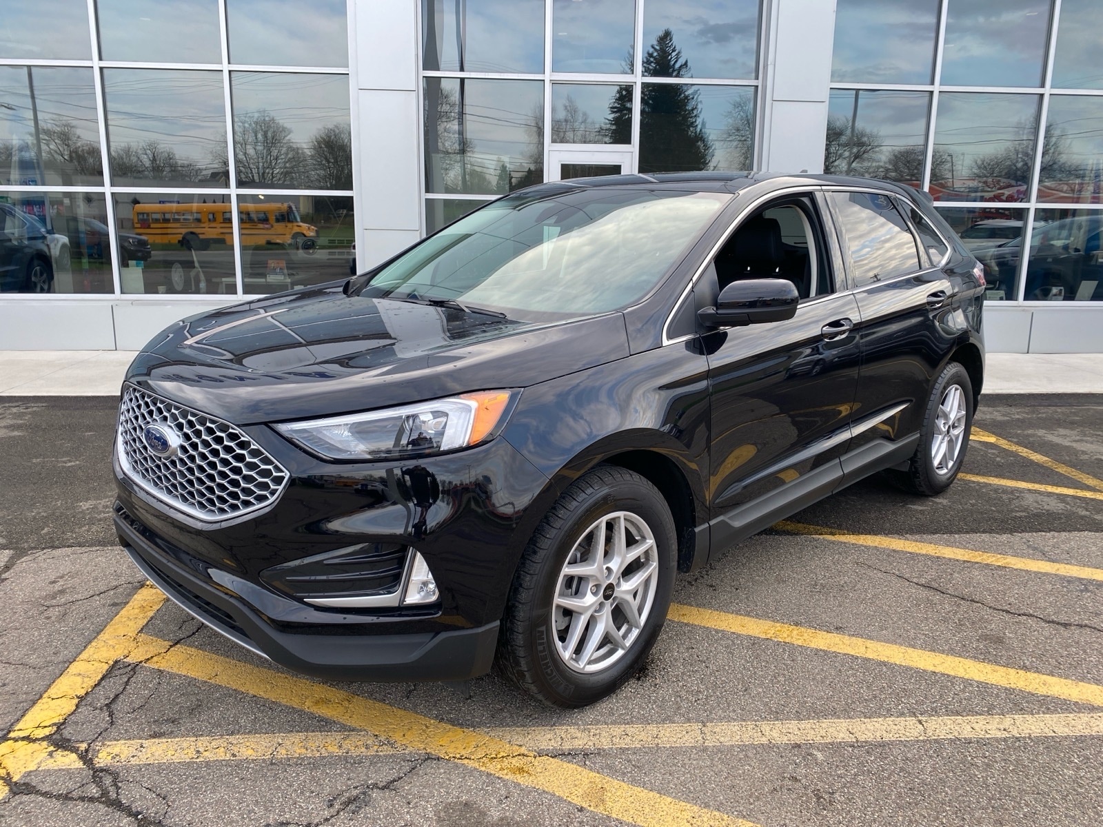 2024 Ford Edge SEL AWD's photo