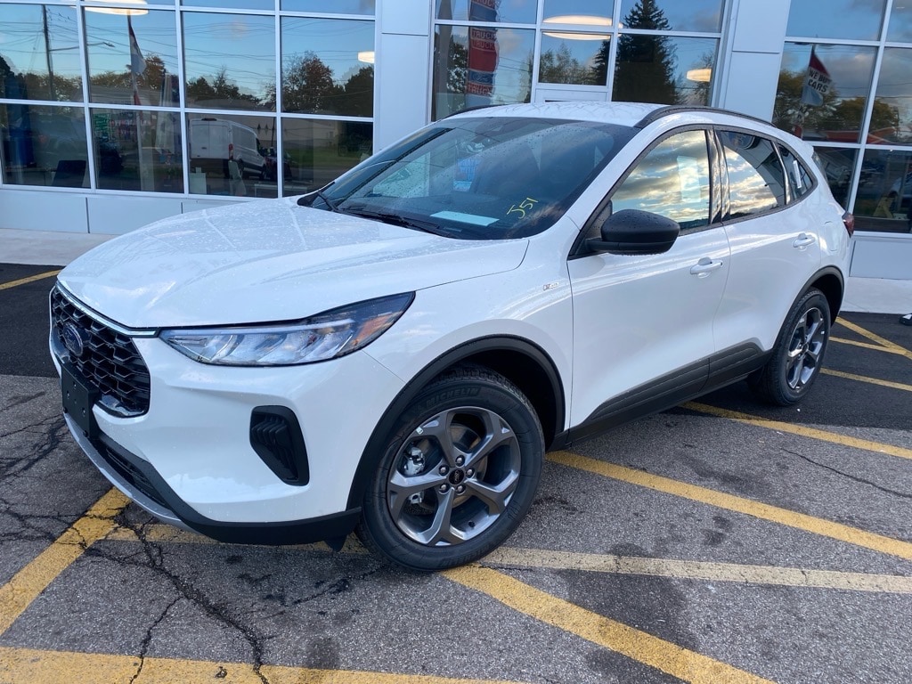 2025 Ford Escape ST-Line's photo