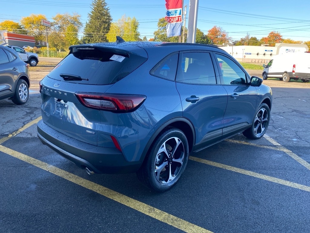 New 2025 Ford Escape ST-Line Select SUV