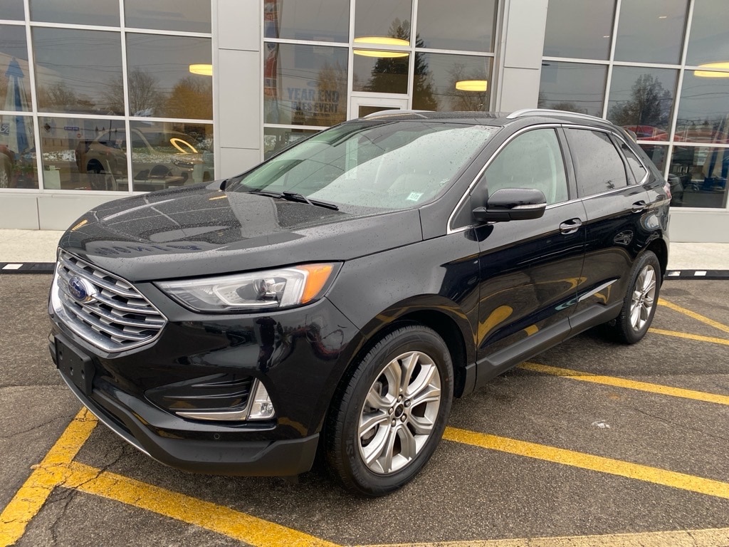2024 Ford Edge Titanium's photo