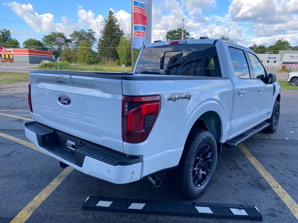2025 Ford F-150 XLT photo 2