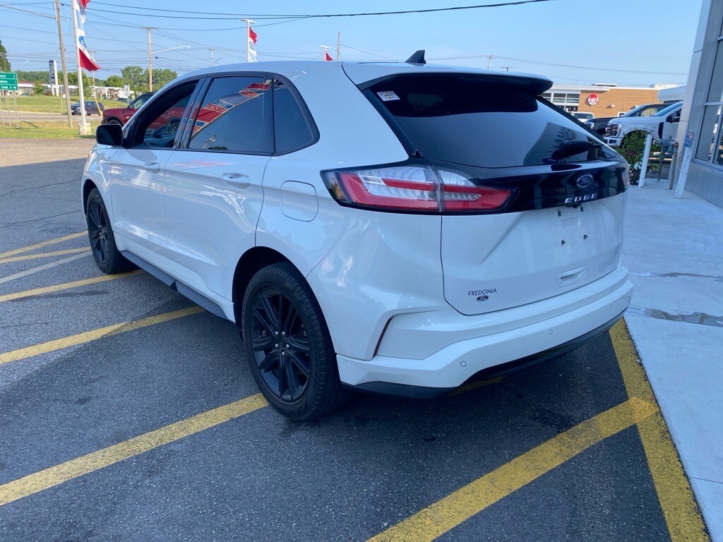 2023 Ford Edge ST-Line photo 3