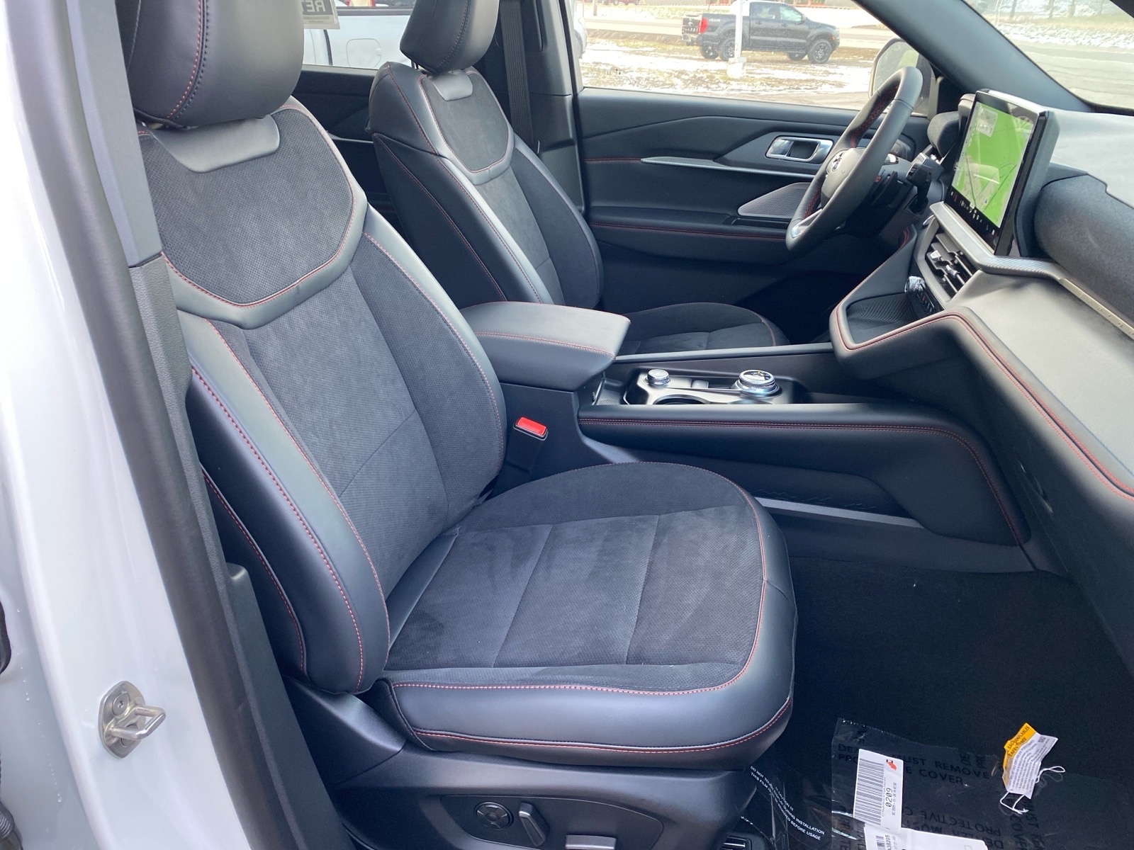 2026 Ford Explorer ST - Photo 17