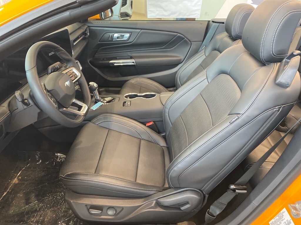 2026 Ford Mustang EcoBoost Premium Convertible - Photo 6