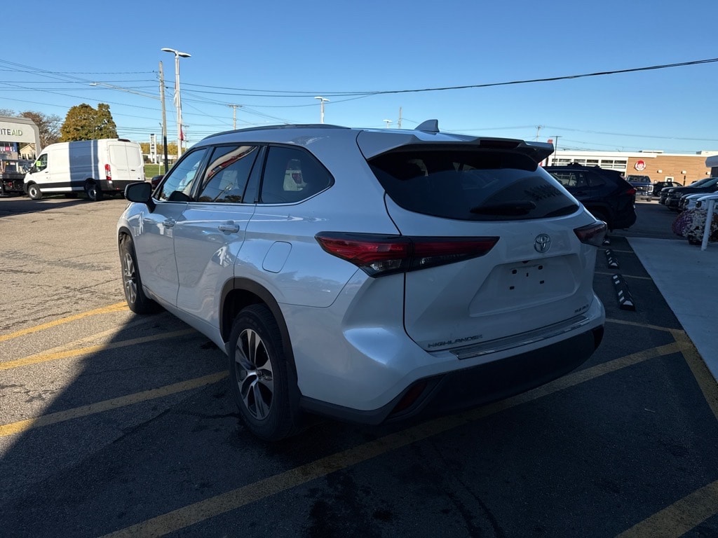Used 2022 Toyota Highlander XLE SUV
