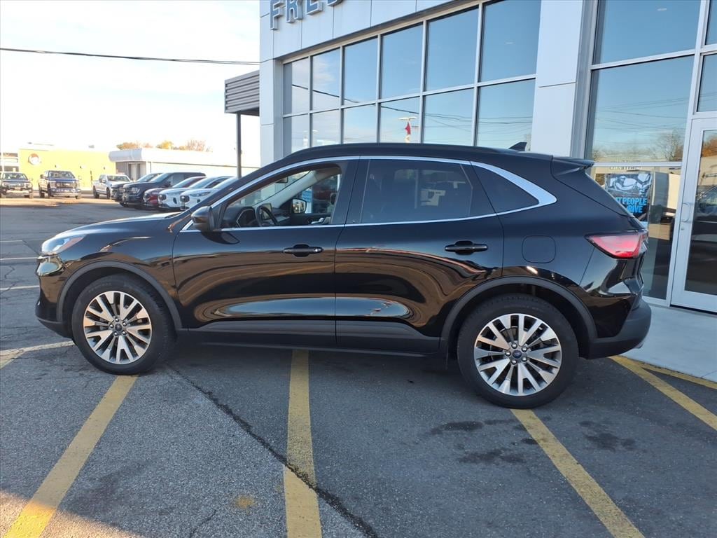 Used 2022 Ford Escape Titanium SUV