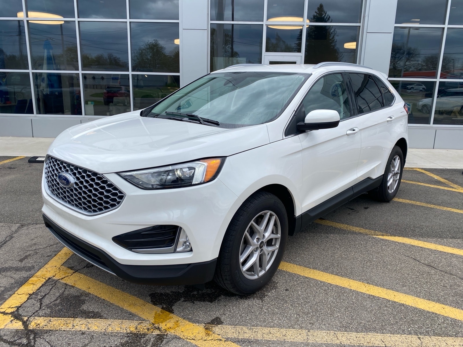 2024 Ford Edge SEL AWD's photo