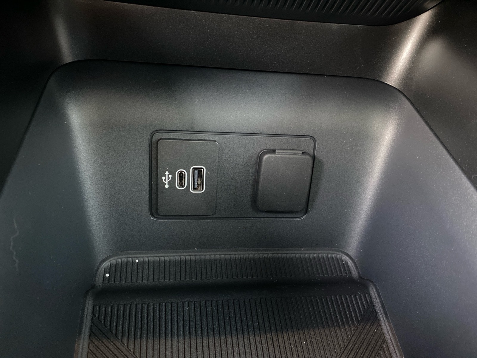 2026 Ford Explorer ST - Photo 11