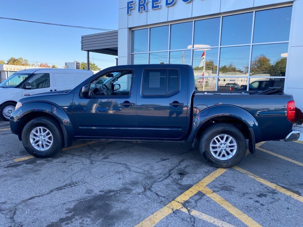 2016 Nissan Frontier SV photo 2
