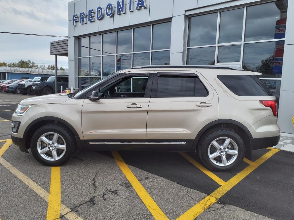 Used 2017 Ford Explorer XLT with VIN 1FM5K8D82HGD10986 for sale in Fredonia, NY