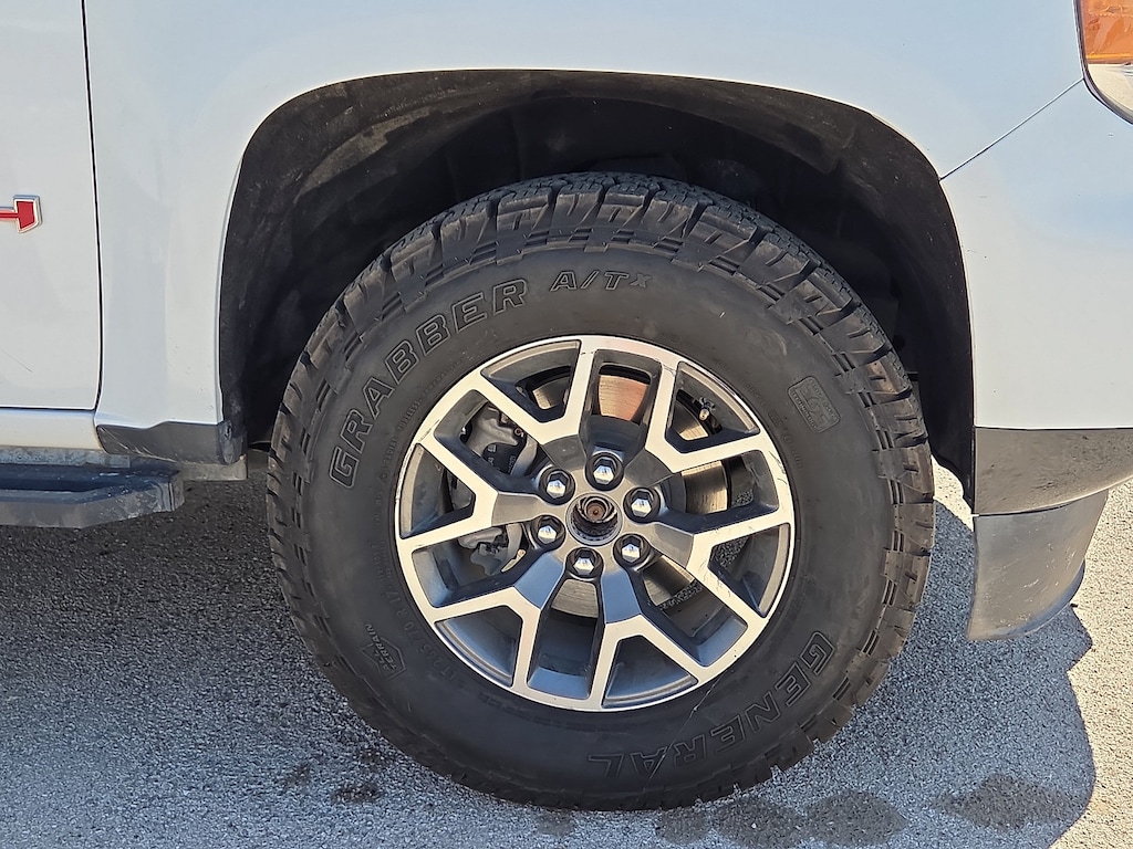 Used 2022 GMC Canyon 4WD AT4 w/Cloth Truck