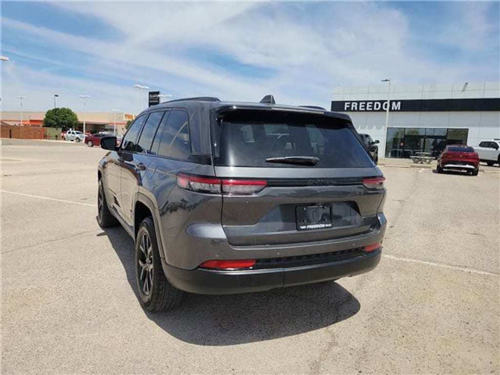 Used 2024 Jeep Grand Cherokee Altitude X