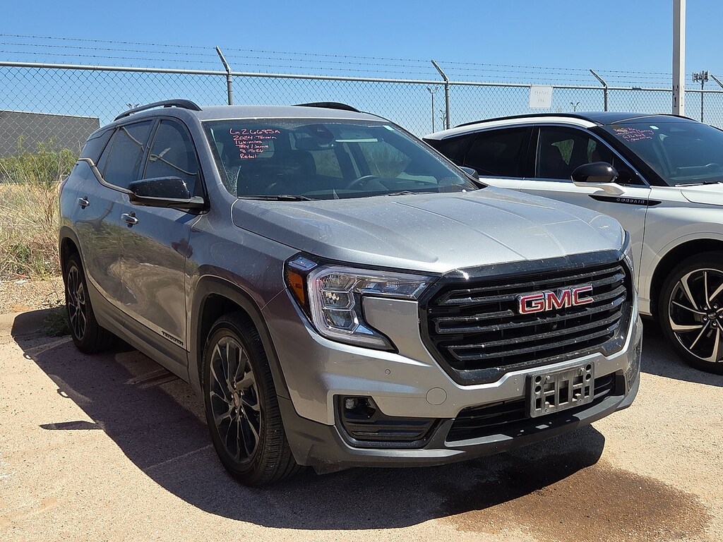 Used 2024 GMC Terrain SLT SUV