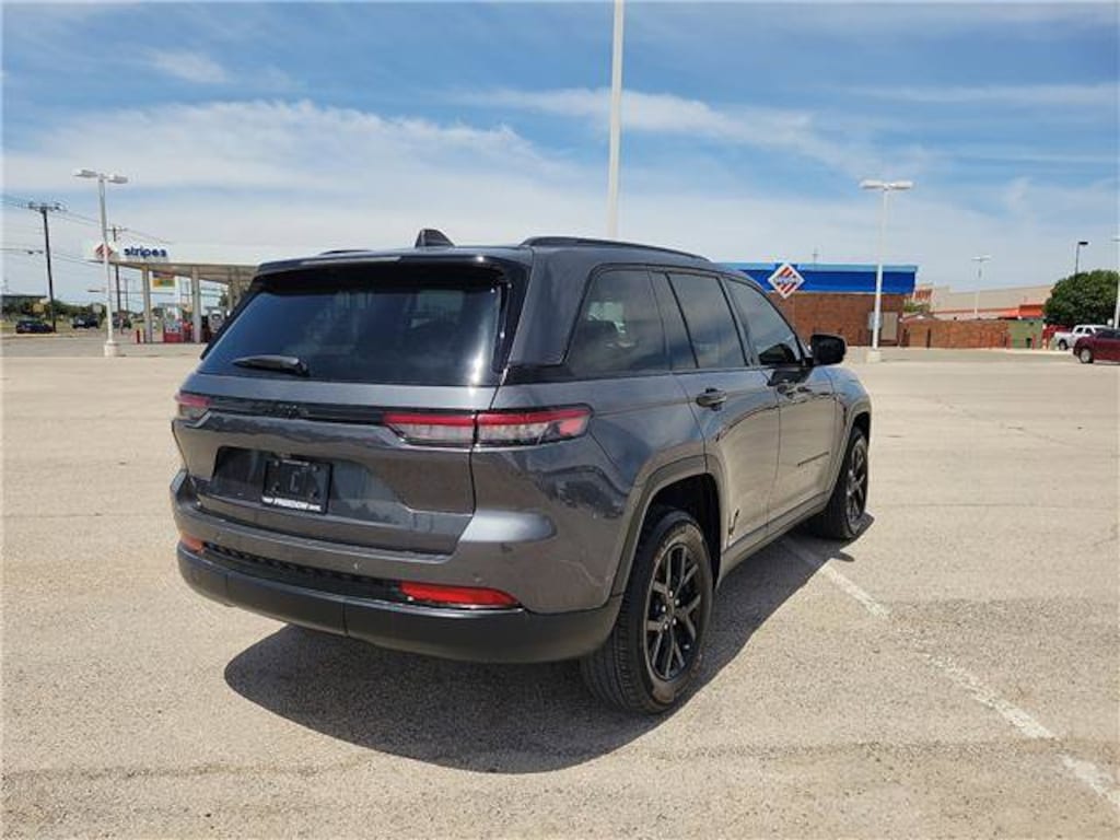 Used 2024 Jeep Grand Cherokee Altitude X