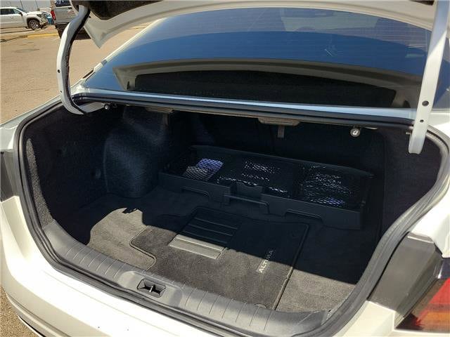2024 Nissan Altima SL - Photo 9