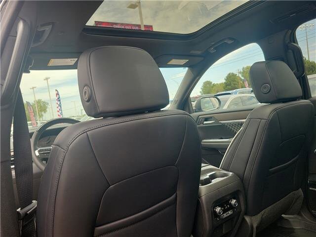 2026 GMC Acadia Denali - Photo 17