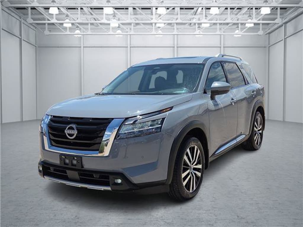 Used 2023 Nissan Pathfinder Platinum