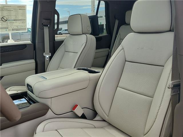 2026 GMC Yukon Denali - Photo 11