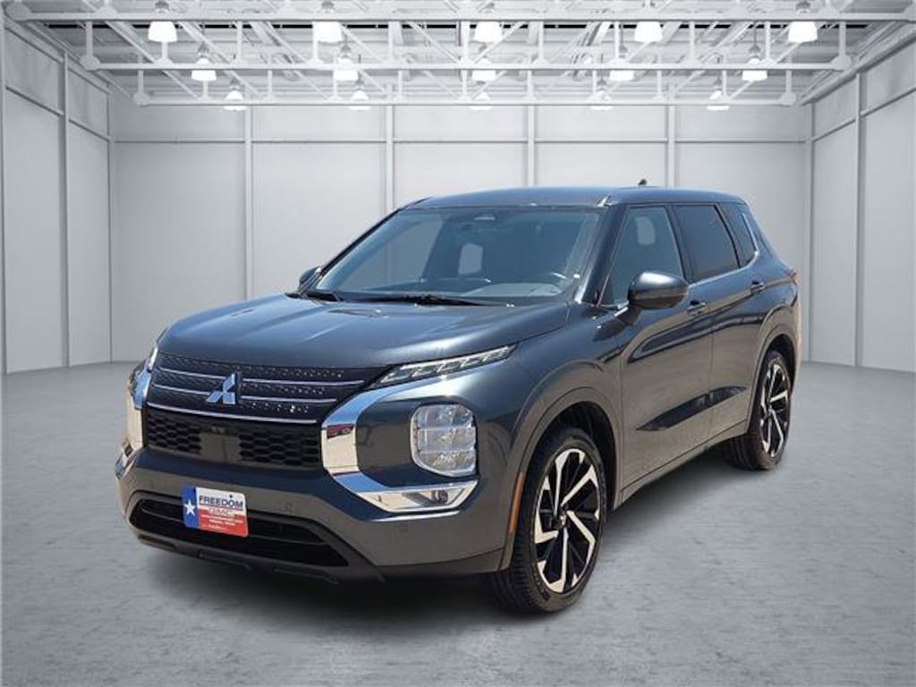 Used 2024 Mitsubishi Outlander SE