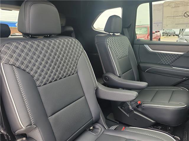 2026 GMC Acadia Denali - Photo 11