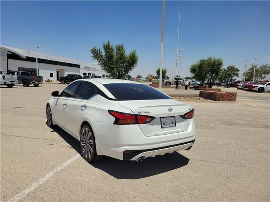 Used 2024 Nissan Altima 2.5 SL