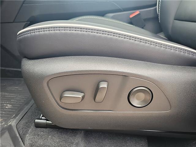 2026 GMC Acadia Denali - Photo 9