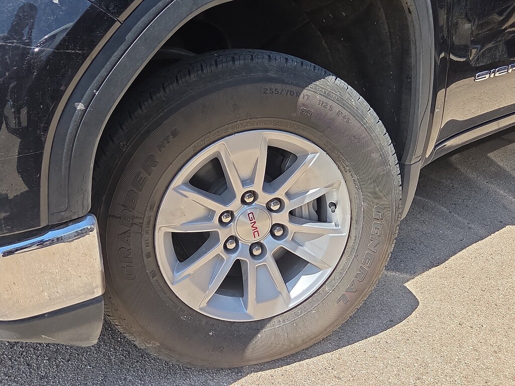 Used 2025 GMC Sierra 1500 SLE Truck