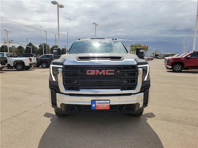 2026 GMC Sierra 3500HD Pro - Photo 8