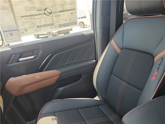 2026 GMC Canyon AT4 - Photo 14