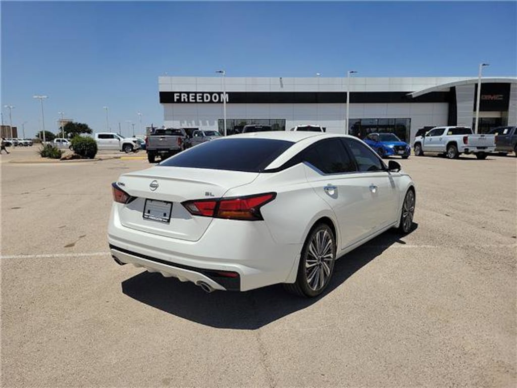 Used 2024 Nissan Altima 2.5 SL
