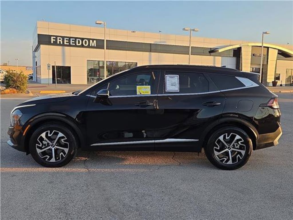 Used 2025 Kia Sportage EX