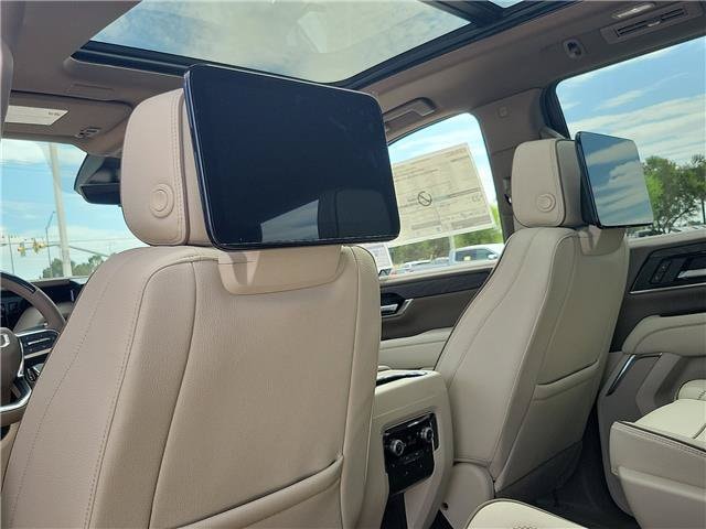2026 GMC Yukon Denali - Photo 12