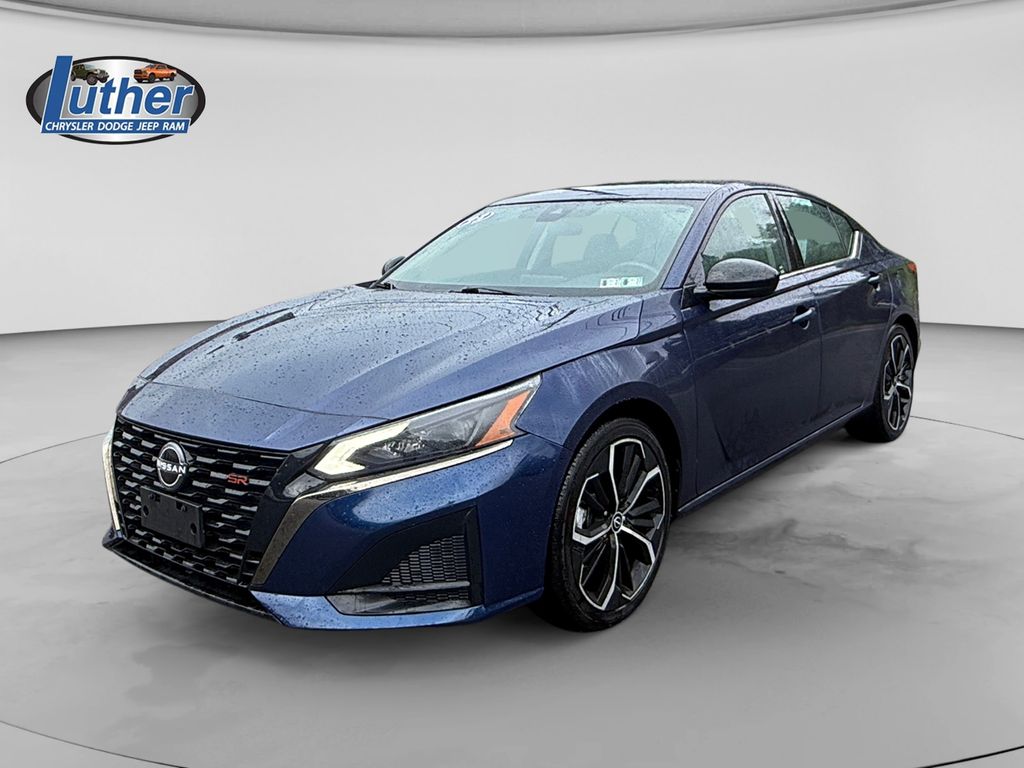  2023 Nissan Altima 2.5 SR FWD   