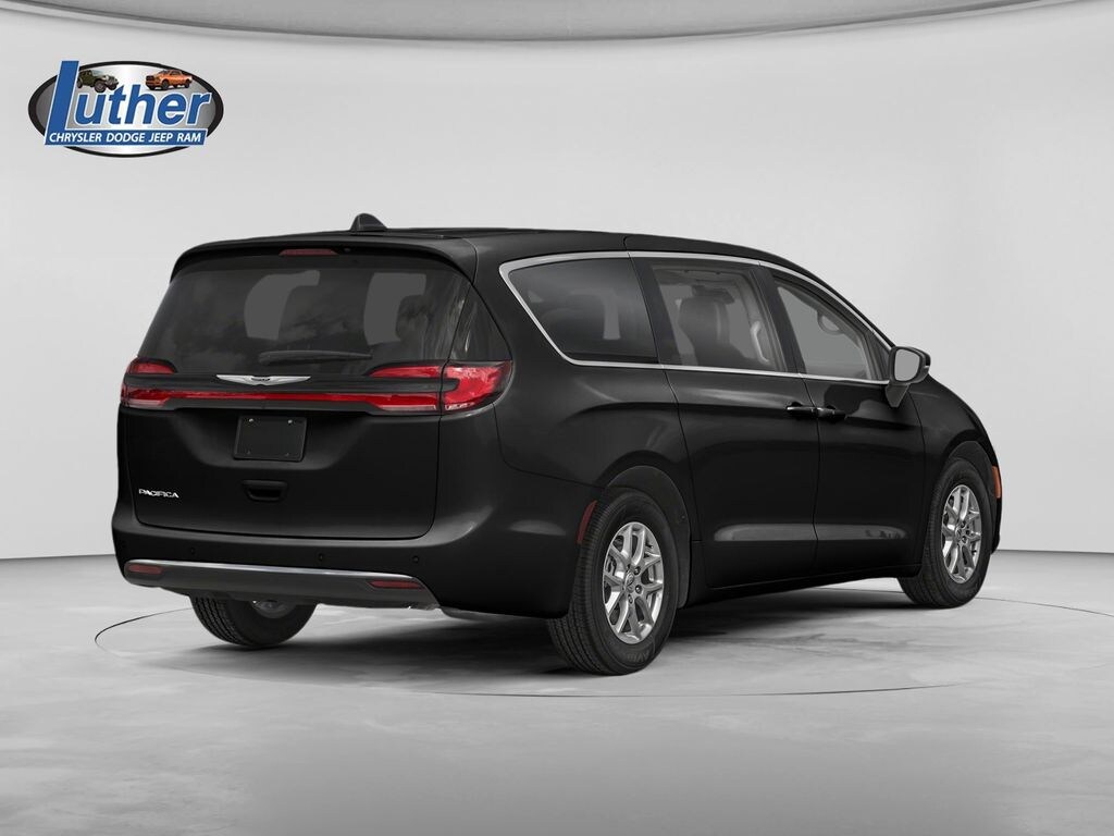 Used 2024 Chrysler Pacifica