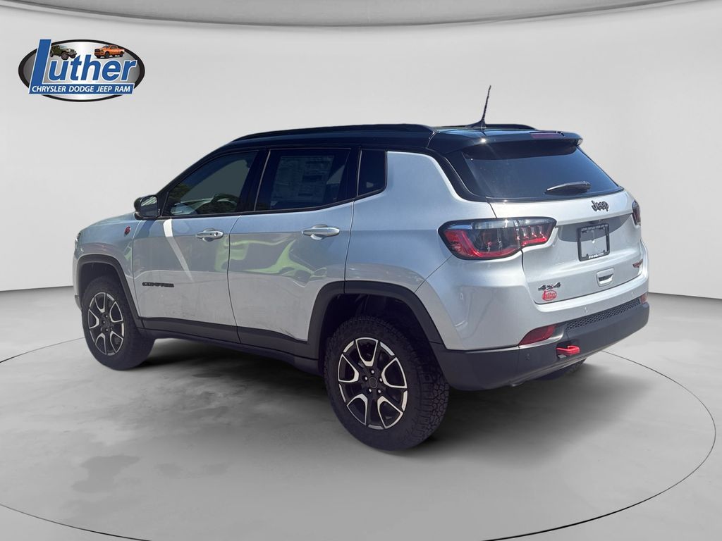 2026 Jeep Compass Trailhawk - Photo 3