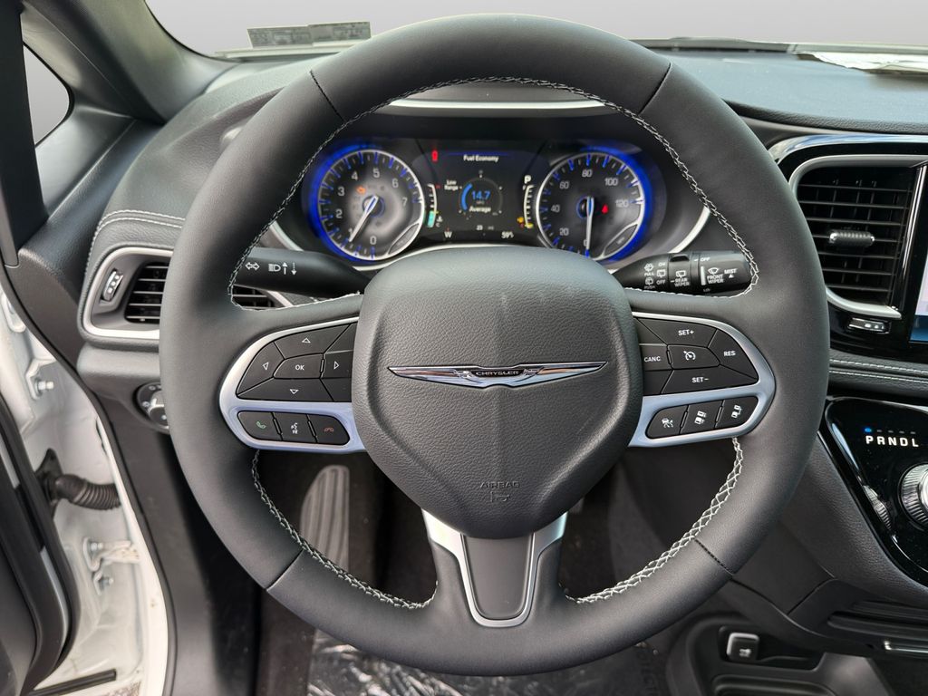 2026 Chrysler Pacifica Select - Photo 11