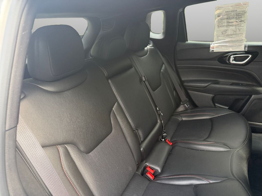 2025 Jeep Compass Trailhawk - Photo 18