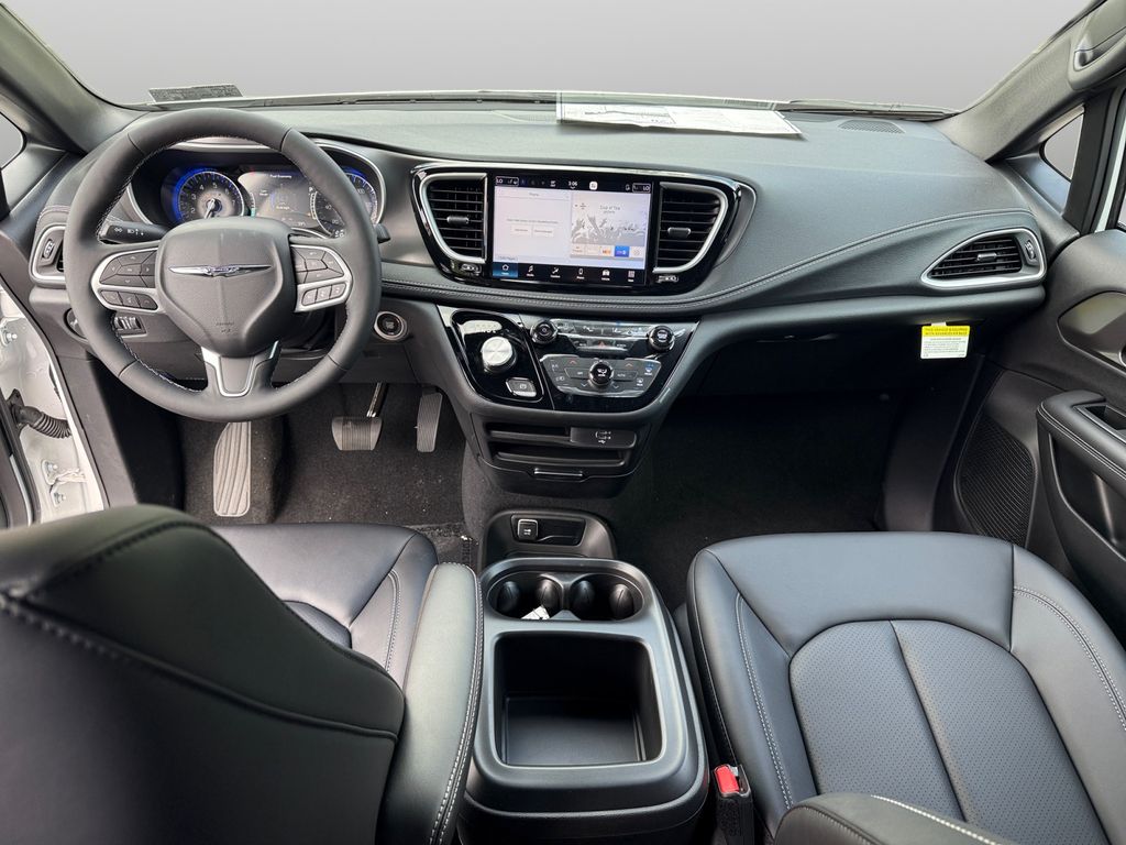 2026 Chrysler Pacifica Select - Photo 14