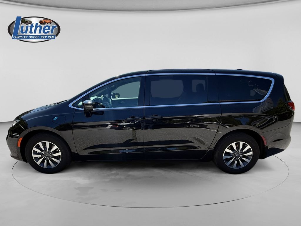 Used 2025 Chrysler Pacifica Hybrid