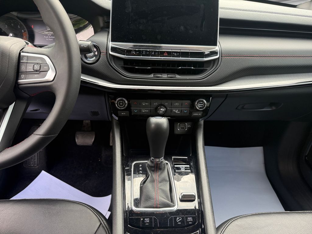 2025 Jeep Compass Trailhawk - Photo 12