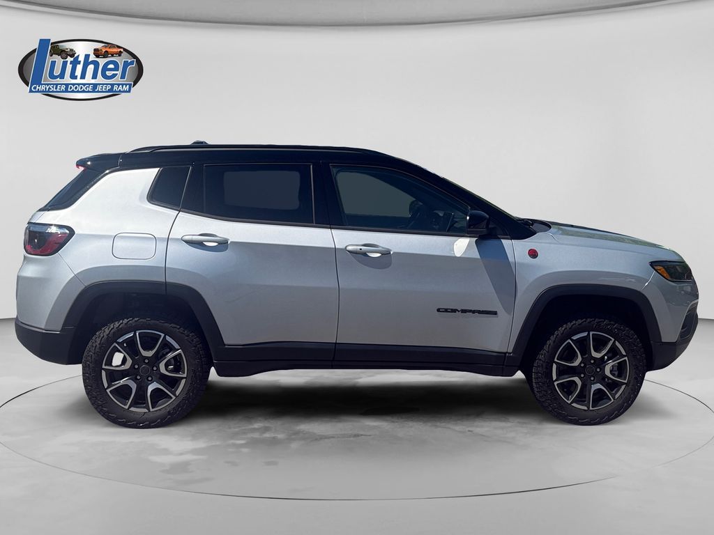 2026 Jeep Compass Trailhawk - Photo 6