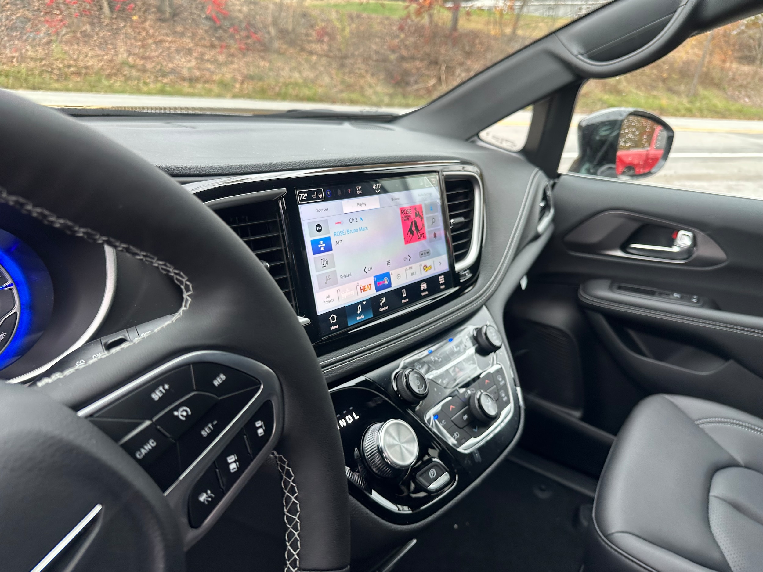 2026 Chrysler Pacifica Select - Photo 33