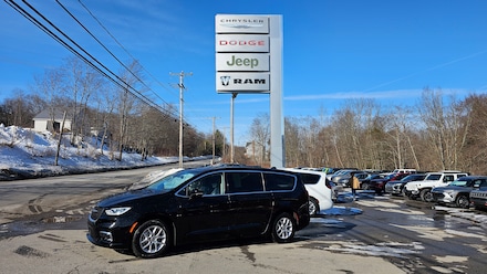 2024 Chrysler Pacifica Touring L Minivan/Van