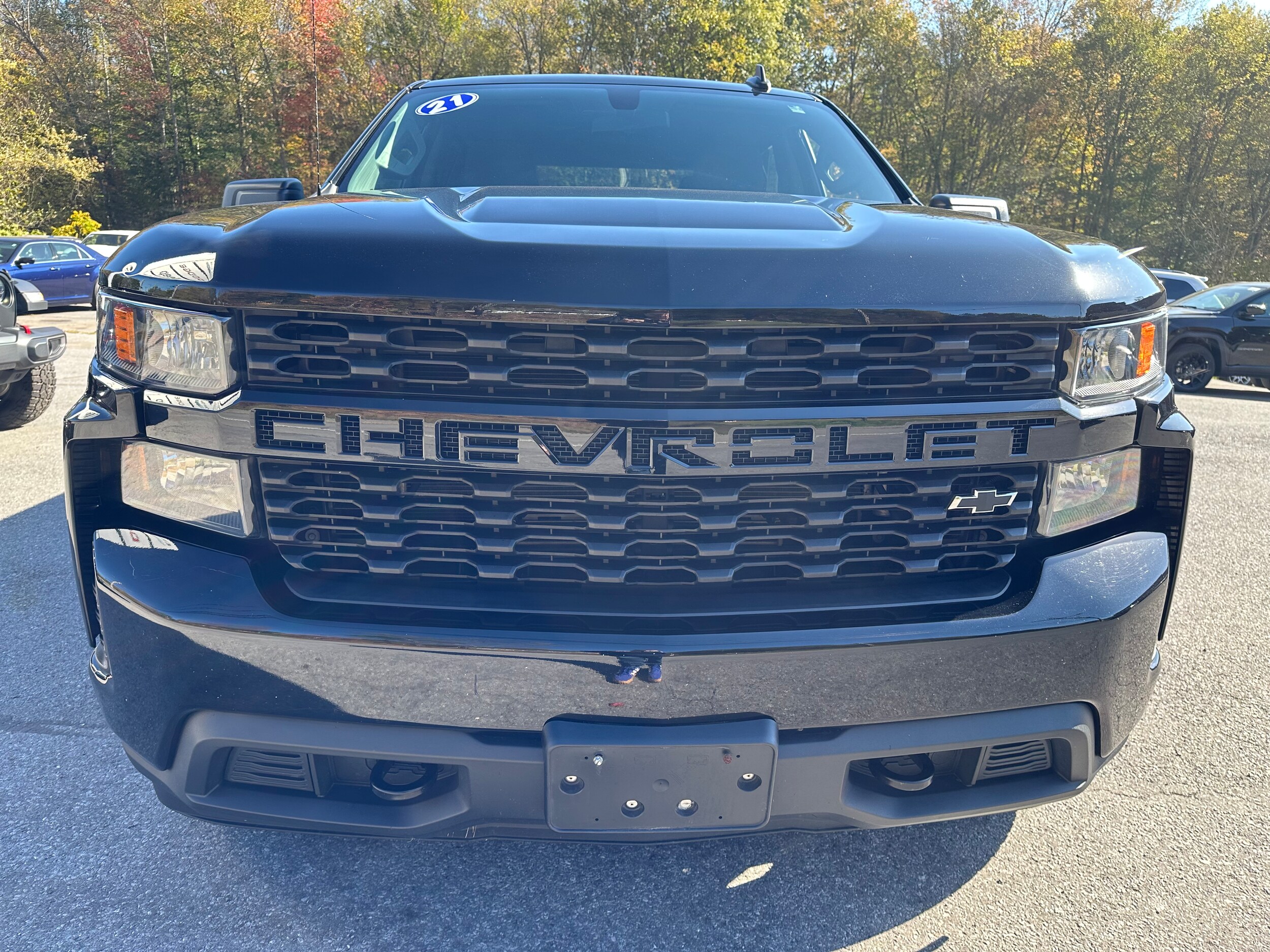 2021 Chevrolet Silverado 1500 Custom photo 2