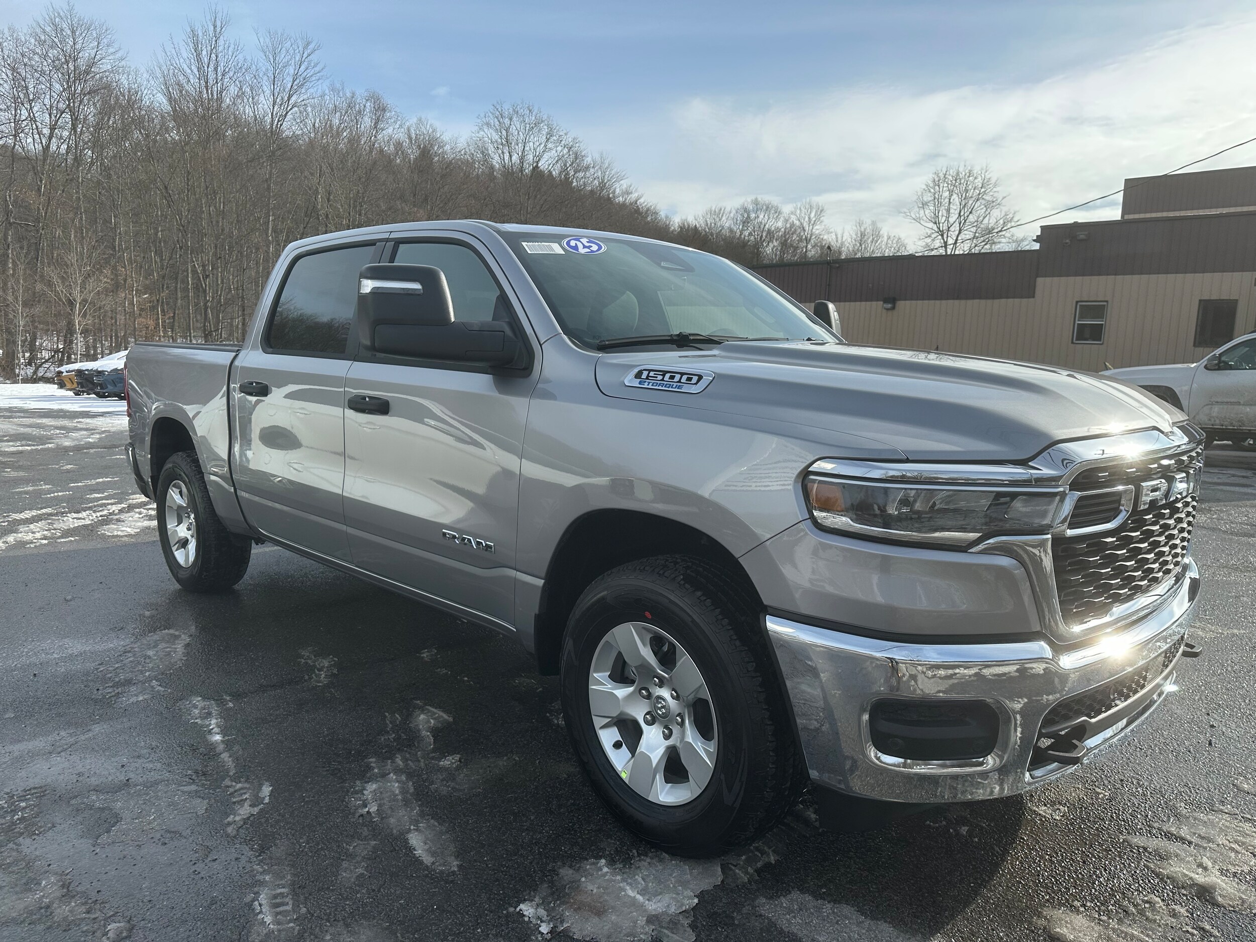 2025 Ram 1500 Tradesman photo 4
